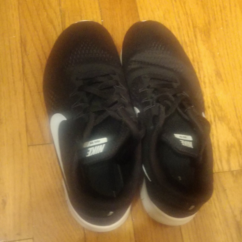 Nike black and white sneakers